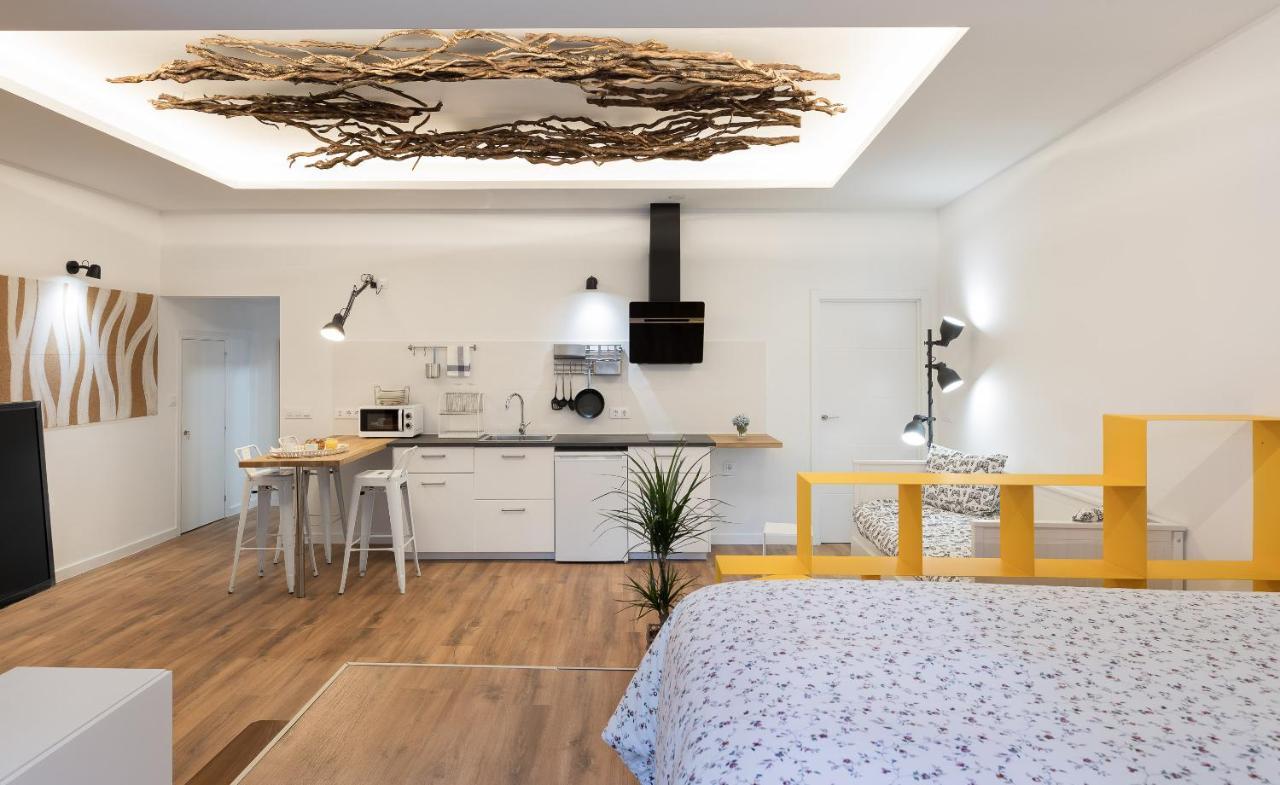 Nest *